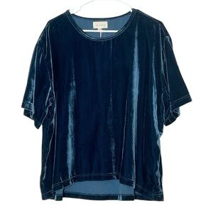 Mello’day marine blue velvet short sleeve blouse XL NWT